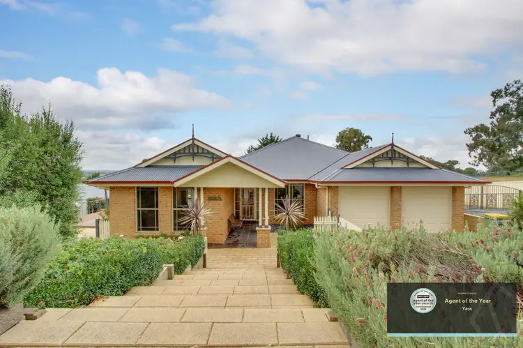 6 Clifton Place, Yass NSW 2582