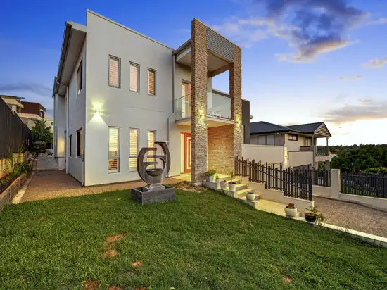 93 Amersham Crescent, Carindale QLD 4152