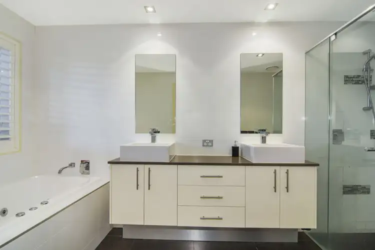 Seventh view of Homely apartment listing, 5/3046 QUAY SOUTH DRIVE, Carrara QLD 4211