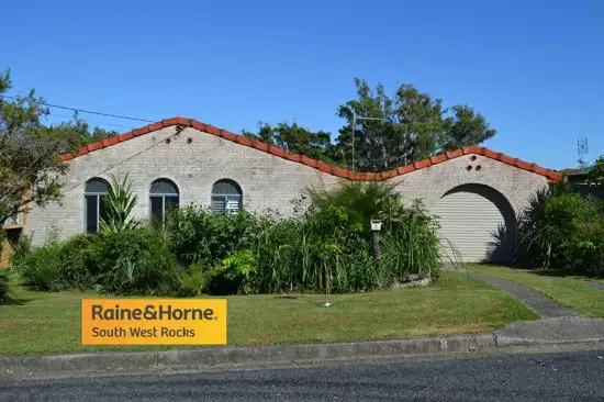 8 Wentworth Ave, South West Rocks NSW 2431