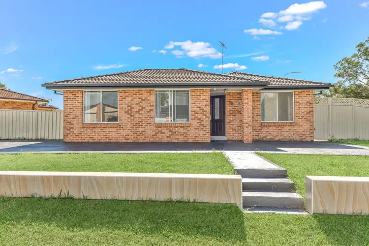 2 Carandini Street, St Helens Park NSW 2560