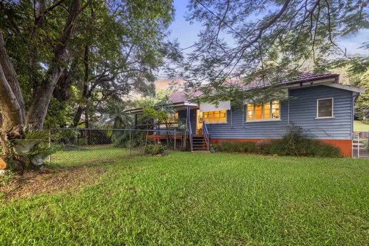 11 Wakefield Street, Woombye QLD 4559
