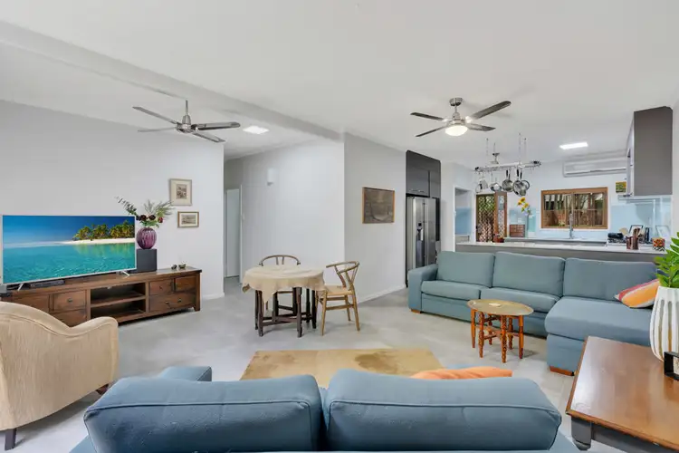 1/27 Amphora Street, Palm Cove QLD 4879