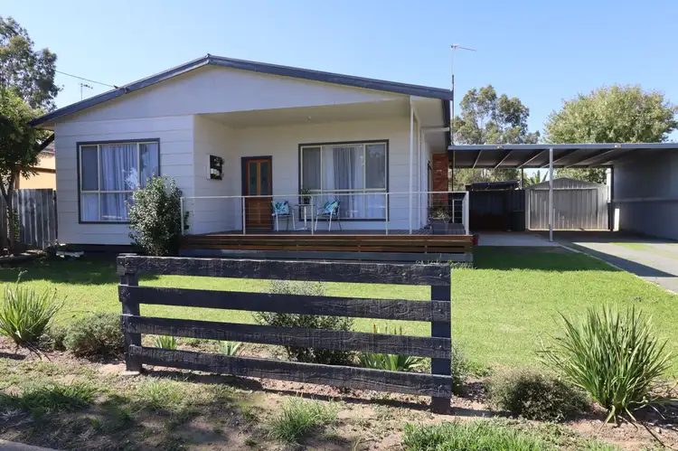 455 Poictiers St, Deniliquin NSW 2710