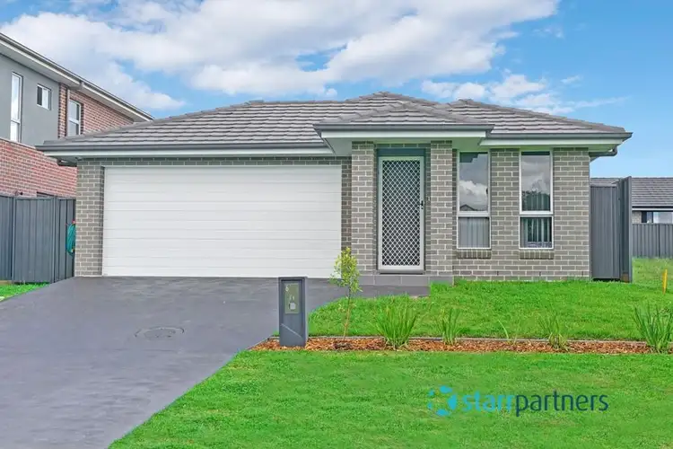 6 Manilla Road, Hoxton Park NSW 2171