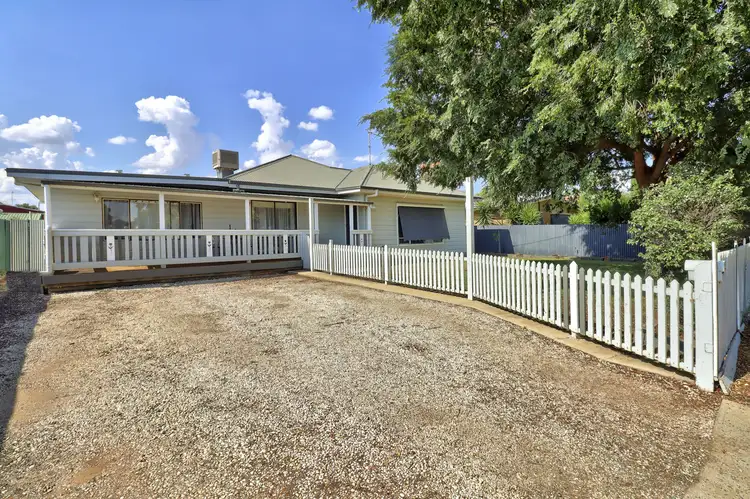 369 Sloane Street, Deniliquin NSW 2710