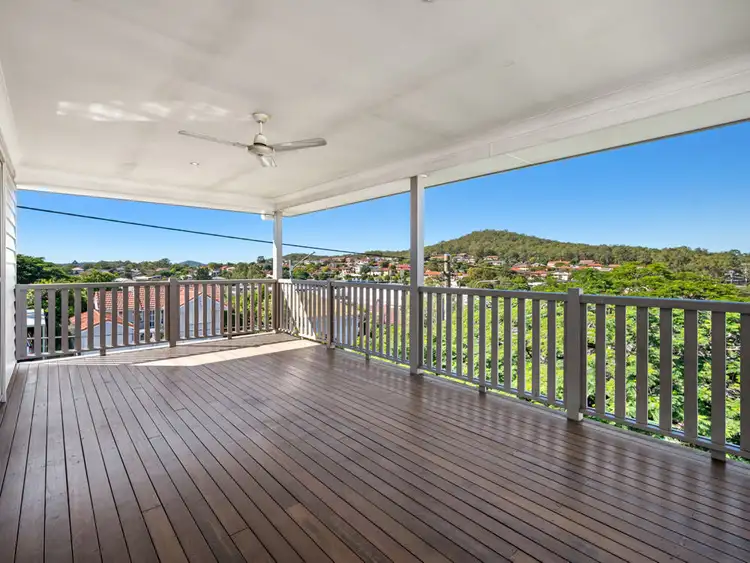 126 Waverley Road, Camp Hill QLD 4152