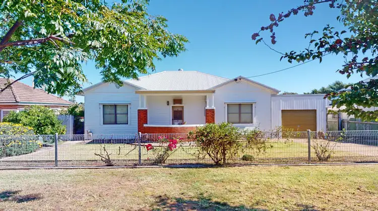 27 Bolton Street, Junee NSW 2663