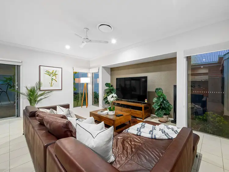 Fourth view of Homely house listing, 2 Barrington Crescent, Wakerley QLD 4154