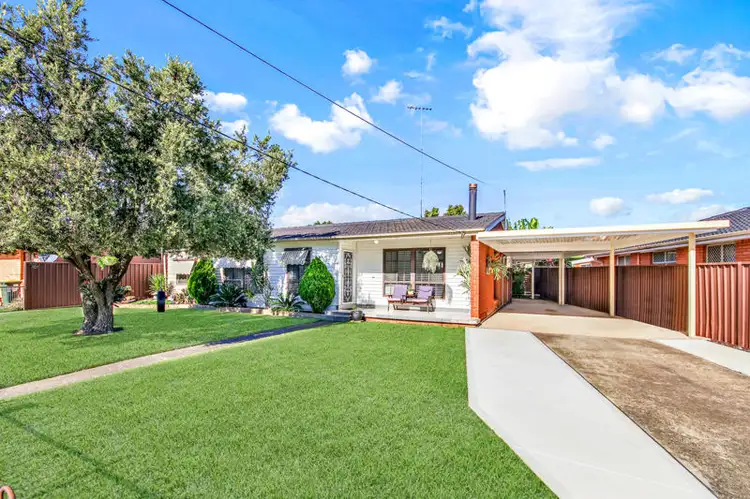 15 Eloura Street, Dharruk NSW 2770