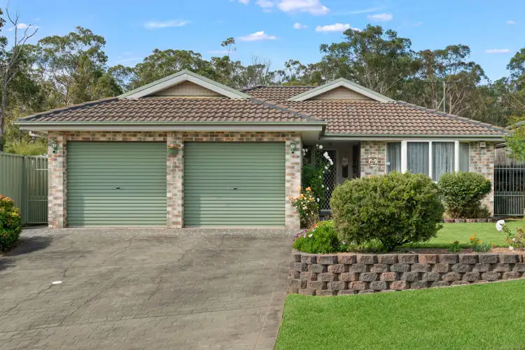 4 Meredith Crescent, St Helens Park NSW 2560