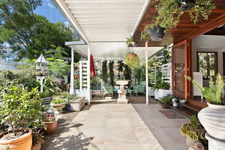 2 Chaplin Street, Stafford Heights QLD 4053