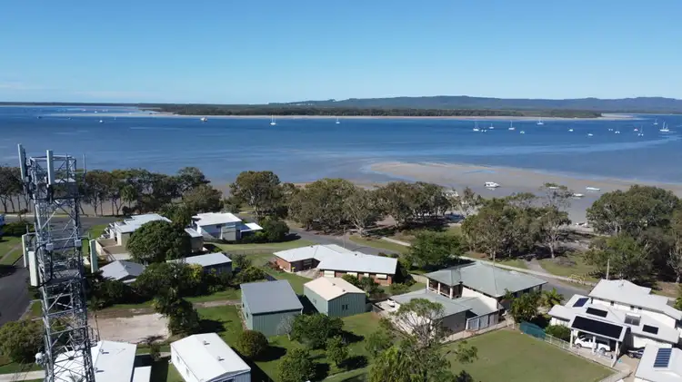 19 Gympie Road, Tin Can Bay QLD 4580