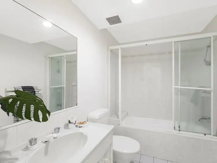 Fourth view of Homely unit listing, 4/73 Pembroke Road, Coorparoo QLD 4151