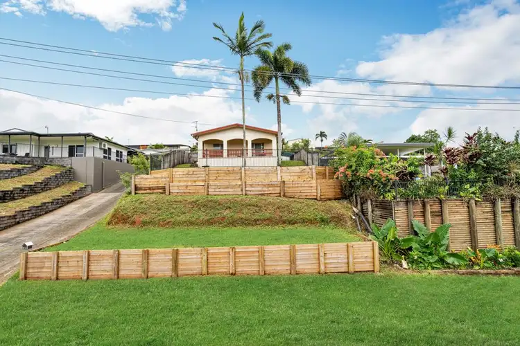 18 Makoo Close, White Rock QLD 4868