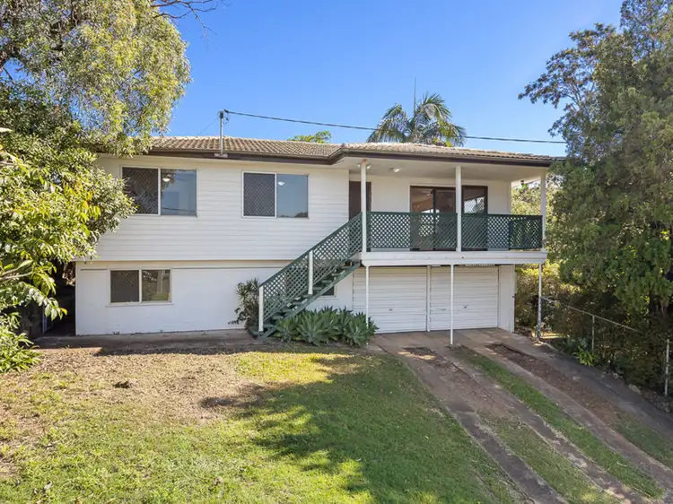 32 Pareena Crescent