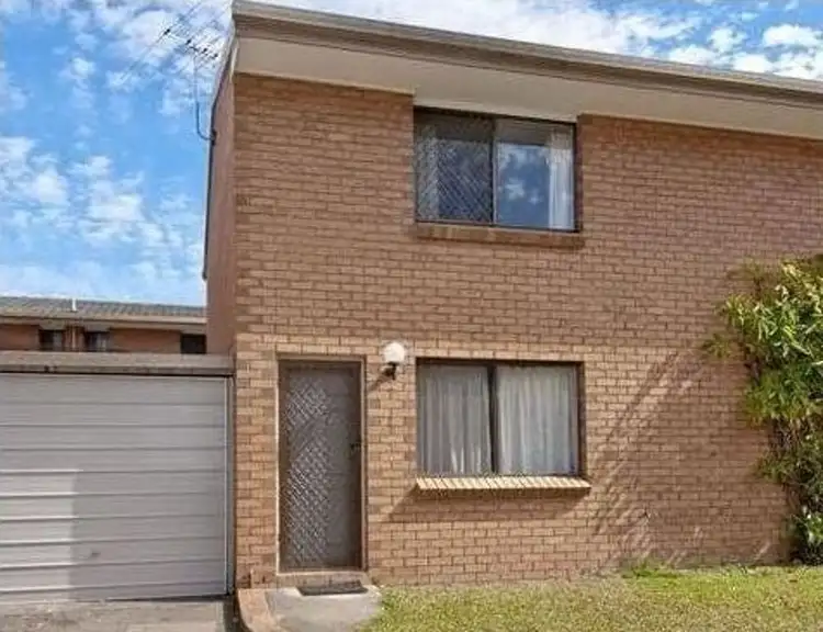 2/2 Cognac Ct, Kingston QLD 4114
