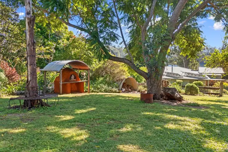 99 Long Road, Pie Creek QLD 4570
