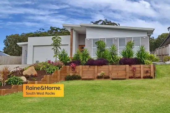 15 Rosedale Ave, South West Rocks NSW 2431