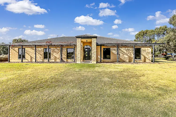 204-212 Yarra St, Deniliquin NSW 2710