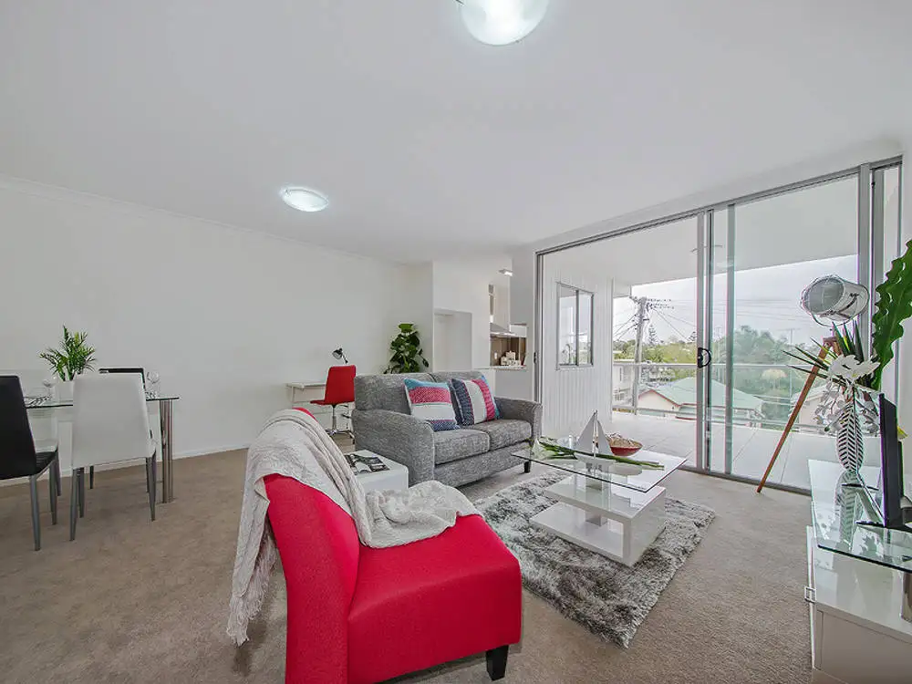 Main view of Homely unit listing, 2/54 Yamboyna Street, Manly QLD 4179