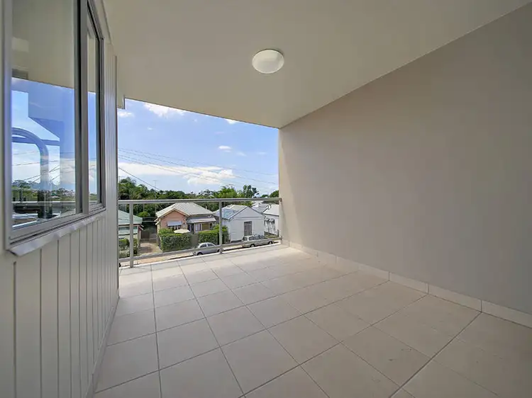 Fifth view of Homely unit listing, 2/54 Yamboyna Street, Manly QLD 4179