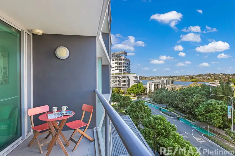 10411 / 8 Harbour Road, Hamilton QLD 4007