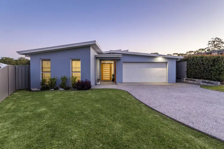 11 Helmsman Close, Safety Beach NSW 2456