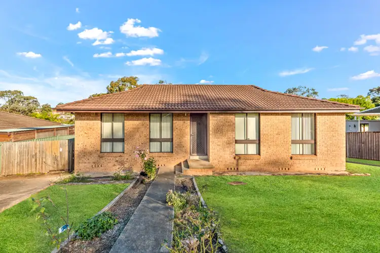 15 Brownlow Place, Ambarvale NSW 2560