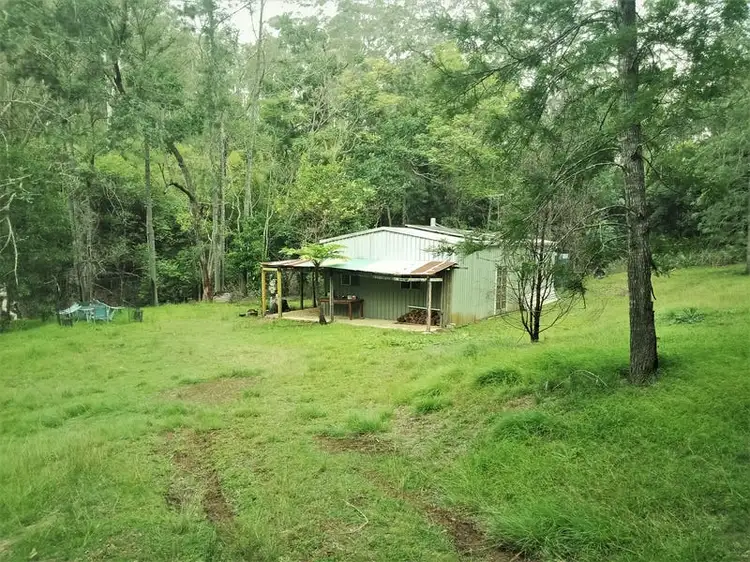 60 McErlean Road, Ravensbourne QLD 4352