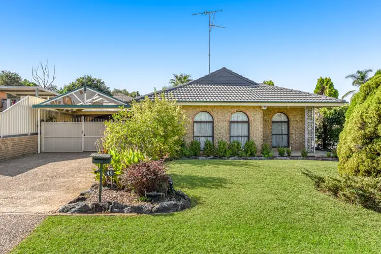 45 Hamlet Crescent, Rosemeadow NSW 2560