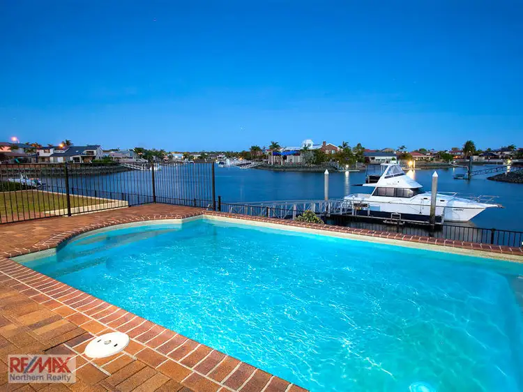 32 AURORA PL, Newport QLD 4020