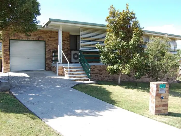 32 Robson Street, Kilcoy QLD 4515
