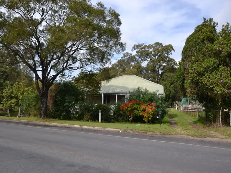 22 George Street, Woodford QLD 4514