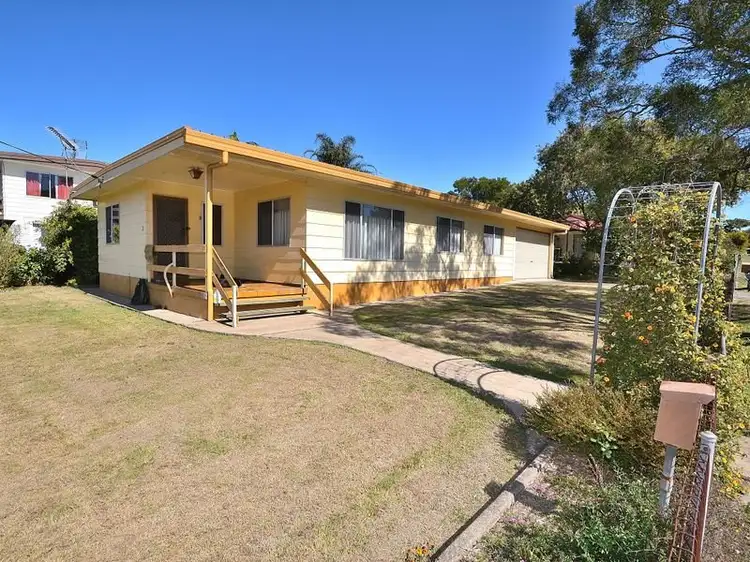2 Coronation Avenue, Woodford QLD 4514
