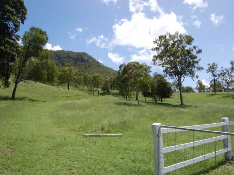 40 Glenmore Road, Woodford QLD 4514