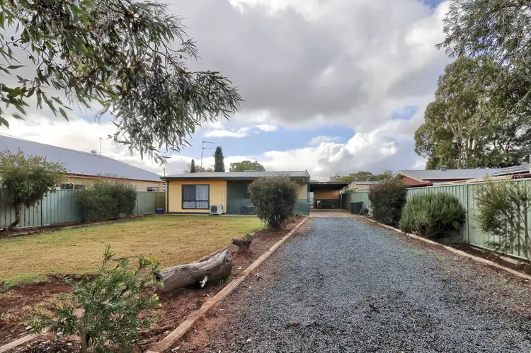 225 Henry Street, Deniliquin NSW 2710