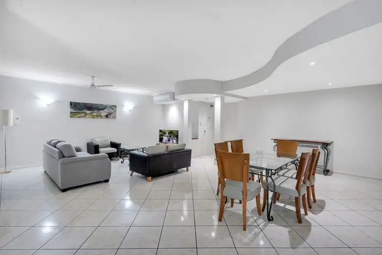 801/2-10 Greenslopes Street, Cairns North QLD 4870