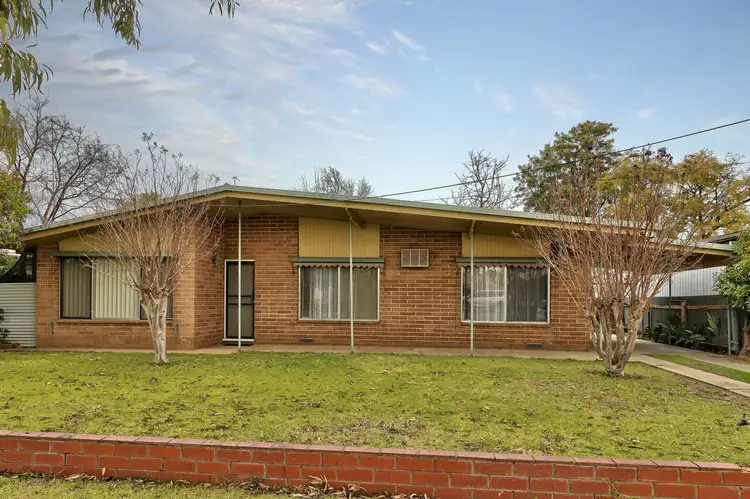 102 Butler Street, Deniliquin NSW 2710