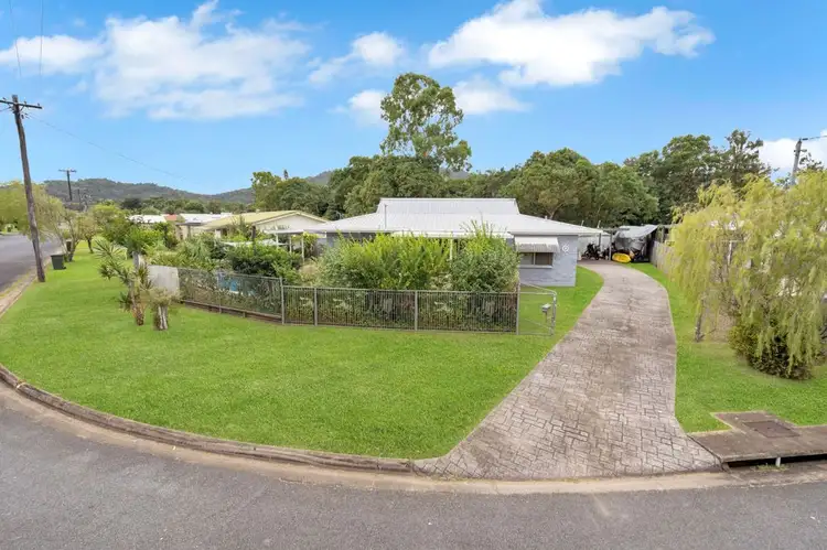 8 Trucano Close, Whitfield QLD 4870