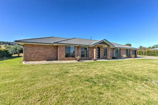 6 Conjola Drive, Tamworth NSW 2340