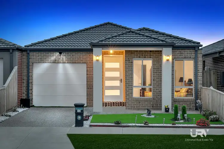 13 botwood street, Mickleham VIC 3064