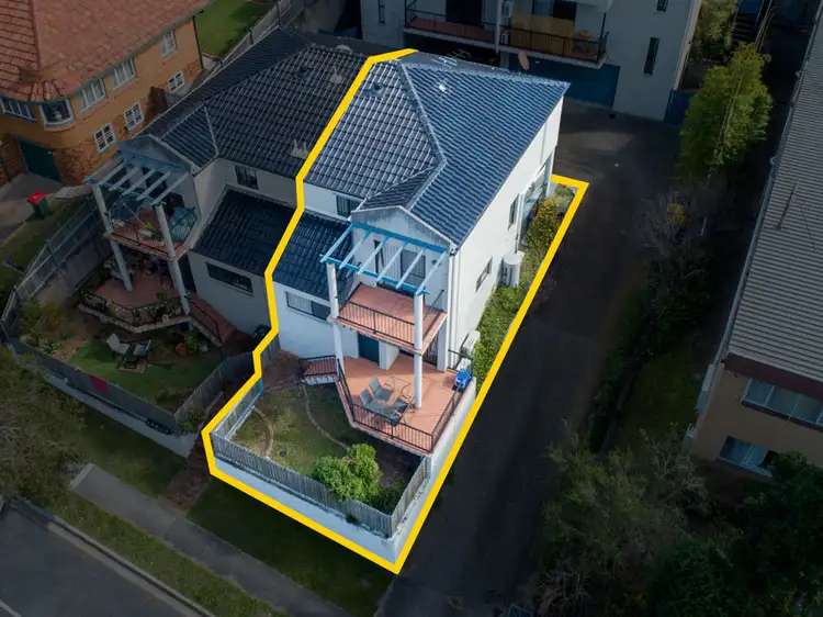 2/22 Pembroke Road, Coorparoo QLD 4151