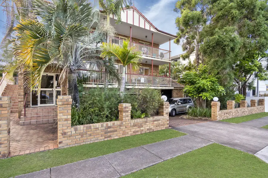 Main view of Homely unit listing, 1 / 32 Weston Street, Coorparoo QLD 4151