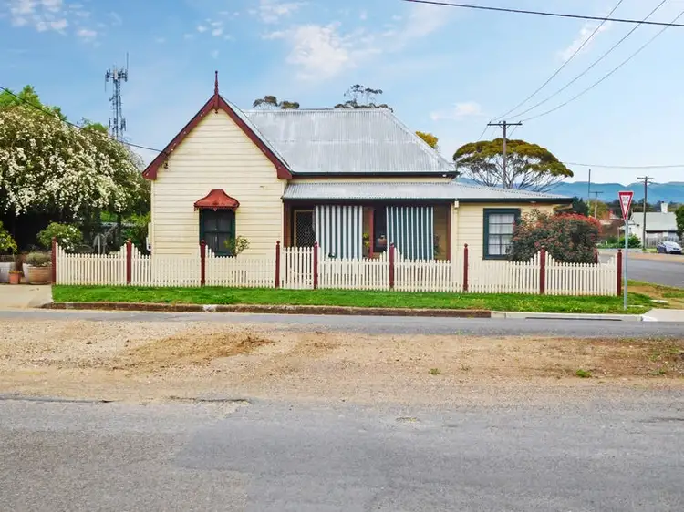 81 Waverley Street, Scone NSW 2337