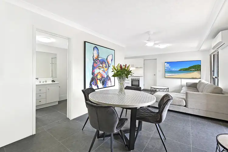 4/2 Johnston Street, Southport QLD 4215