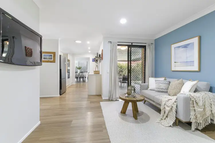 6 Holland Crescent, Wynnum West QLD 4178