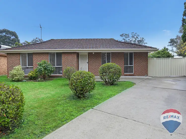 8 MOORE PLACE, Doonside NSW 2767