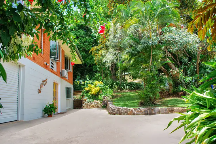 2 Atherton Street, Whitfield QLD 4870