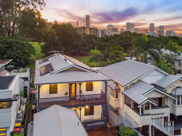 16 Eskgrove Street, East Brisbane QLD 4169